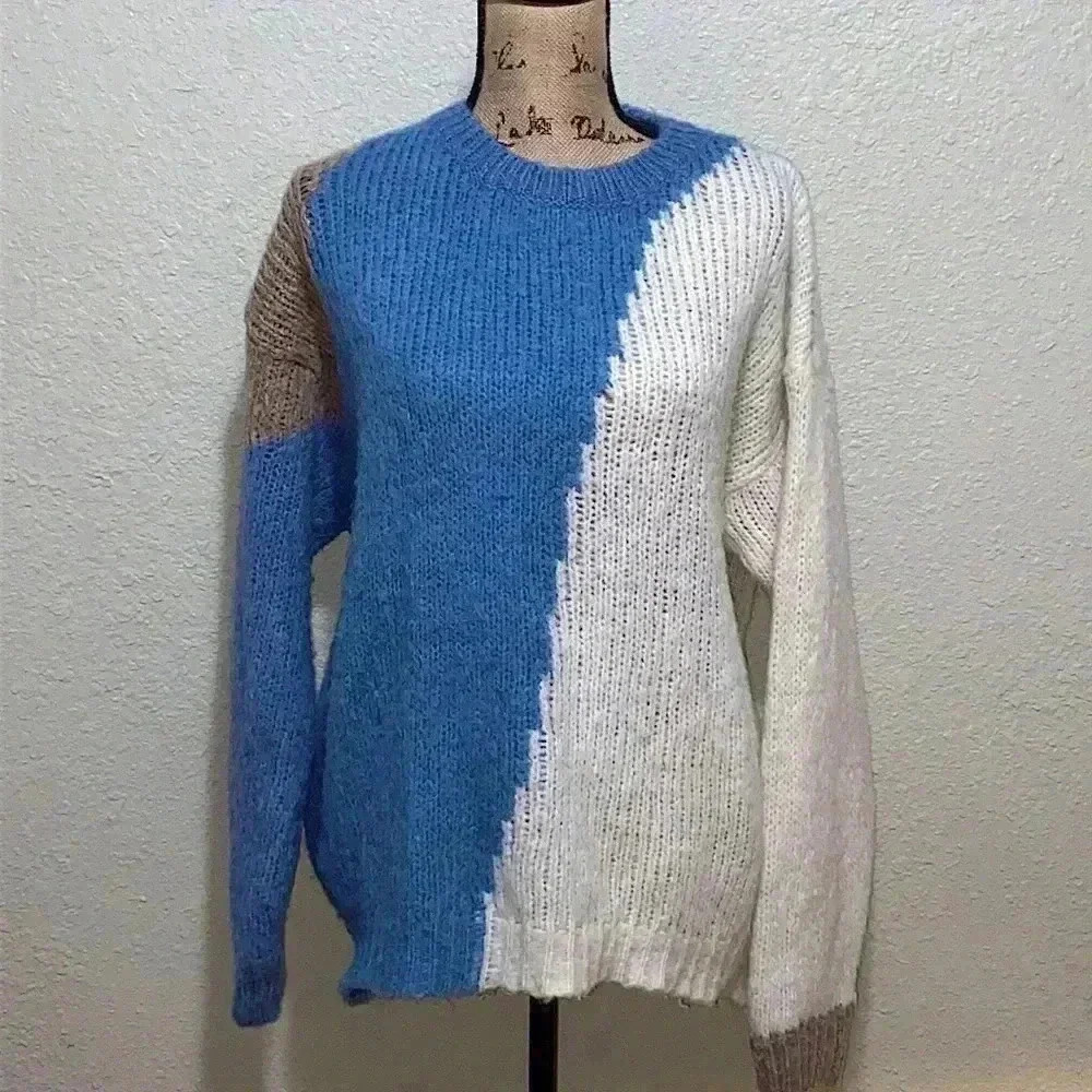 Super Comfy lightweight Women’s sweater size L brand is Merci